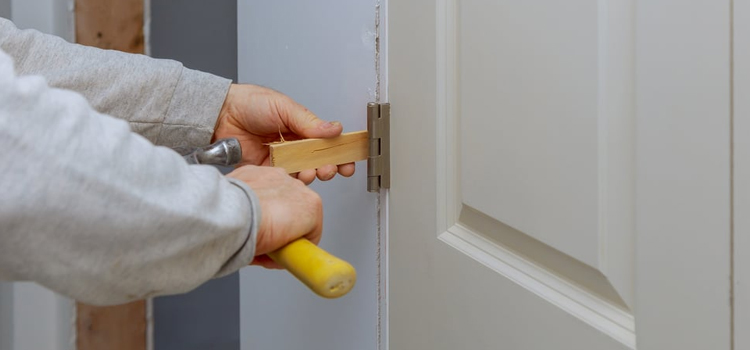 fiberglass entry door repair in Brahma Lodge